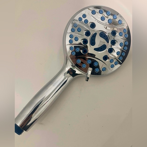 Luxurious High Pressure Showerhead with Antimicrobial & Anti-Clog Flow Nozzles - Picture 1 of 13